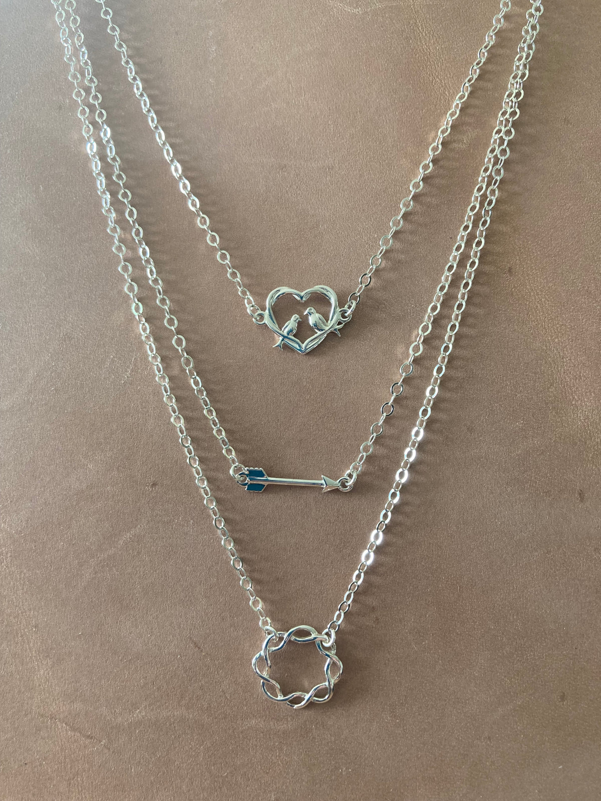 stationary necklaces ~ single link