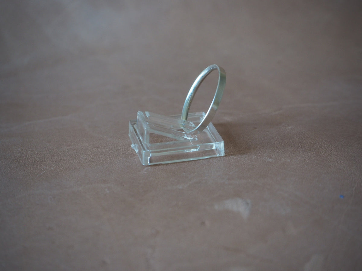 thin band 7 ~ <2mm wide | size 7.5